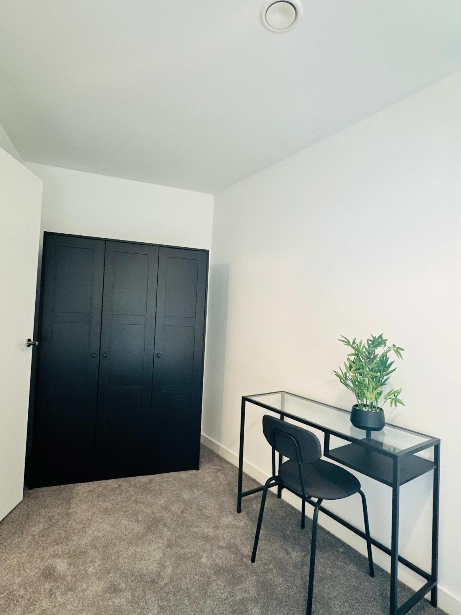 Apartment Spacious 1 Bedroom In *