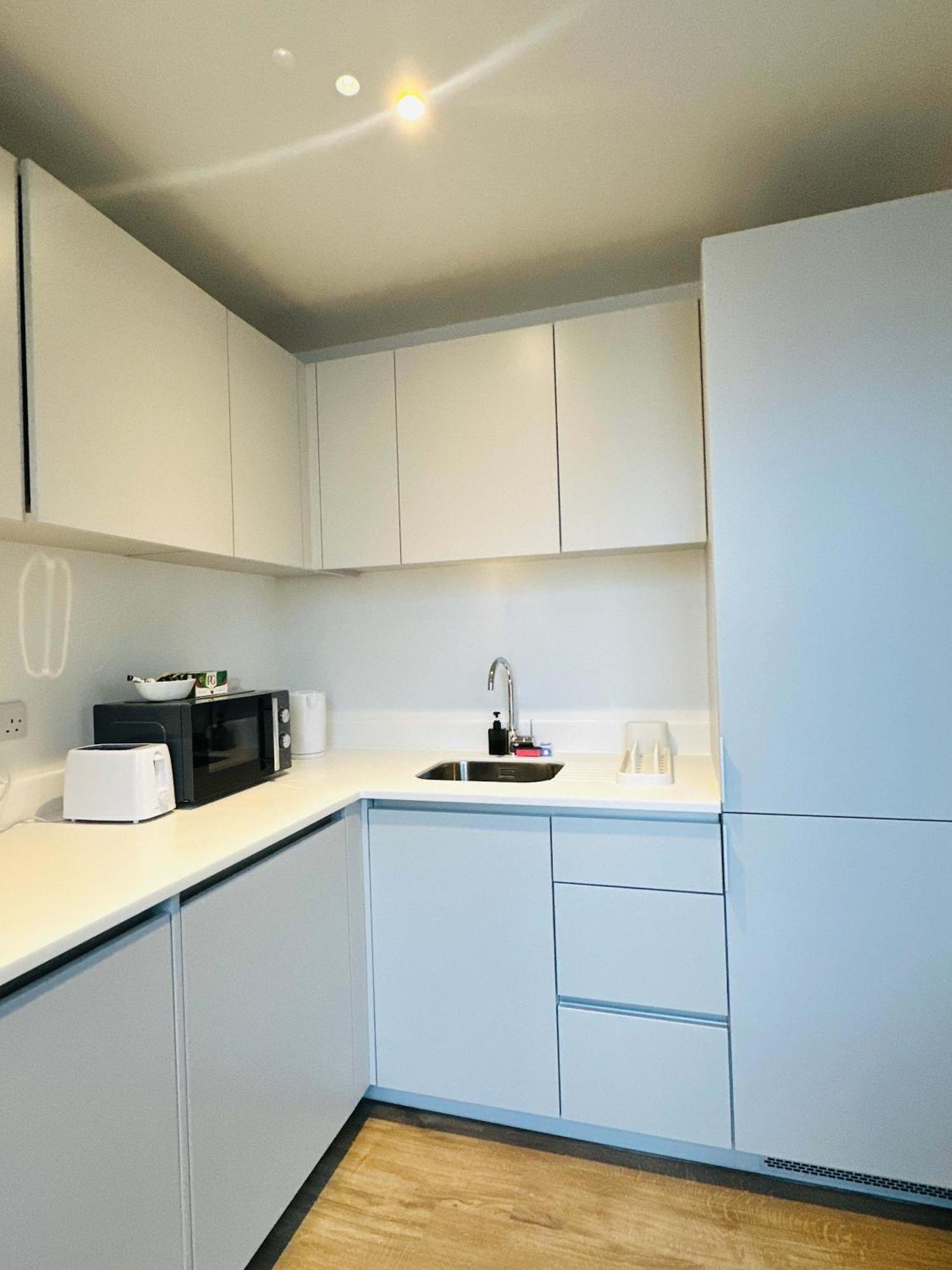 Spacious 1 Bedroom In Apartment Birmingham
